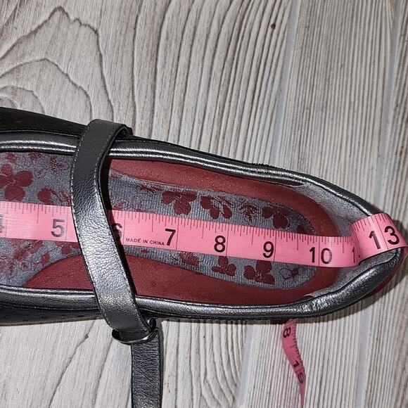 Aravon by New Balance Black and Silver Mary Jane Flats - Picture 14 of 14